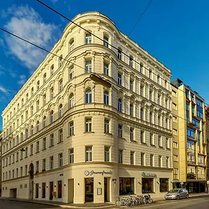 H+ Szálloda