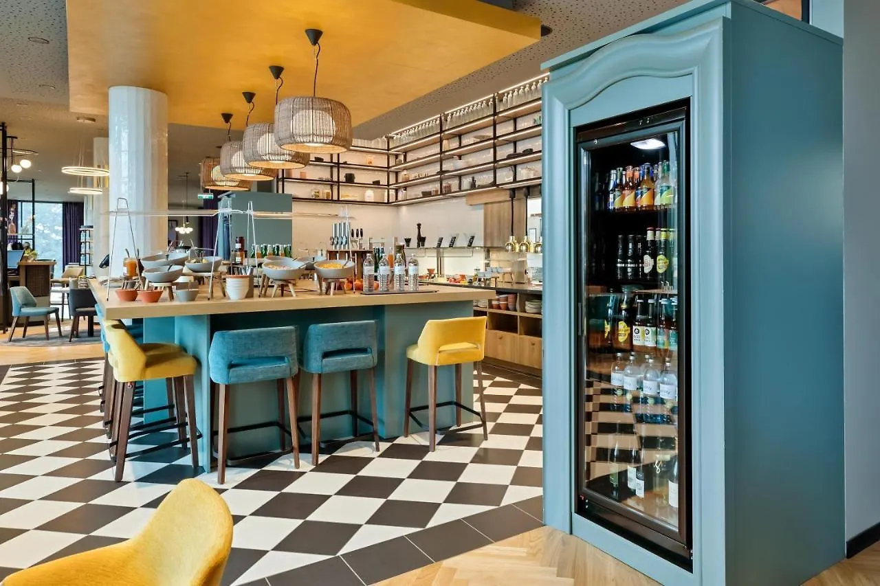 Отель Spark By Hilton Vienna Donaustadt
